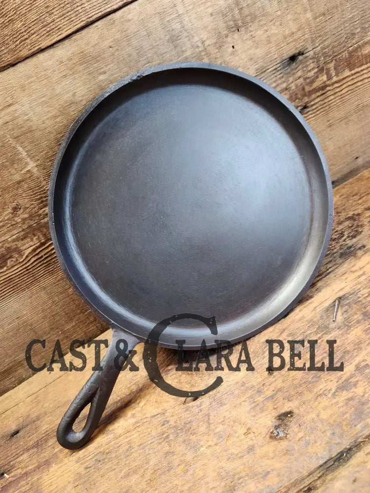 Early 1900’S #8 Lodge Round Cast Iron Griddle. Great For Nachos And Grilled Cheese! Griddle