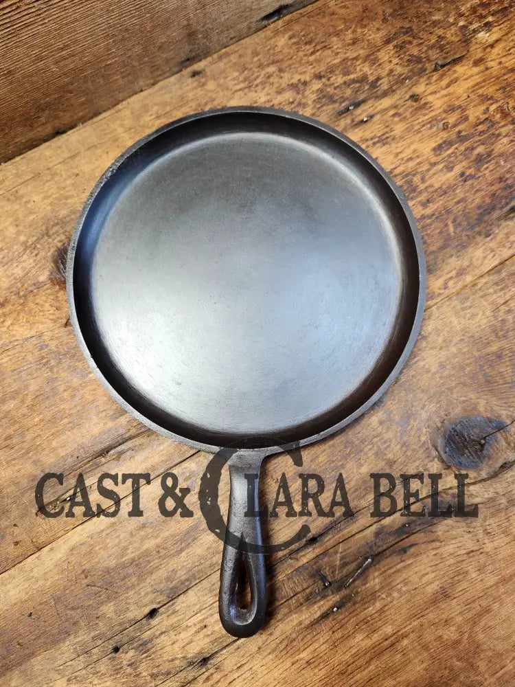 Early 1900’S #8 Lodge Round Cast Iron Griddle. Great For Nachos And Grilled Cheese! Griddle