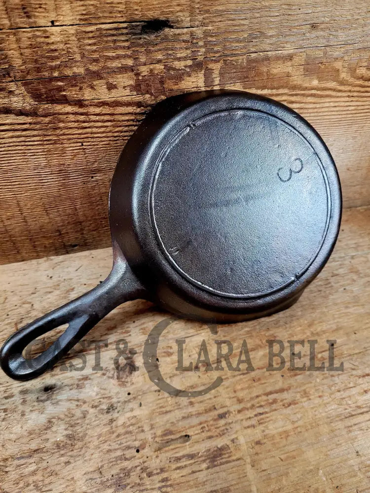 Early 1900’S Lodge #3 Cast Iron Egg Skillet With 3 Notch Heat Ring