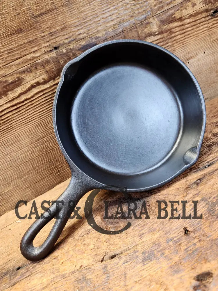 Early 1900’S Lodge #3 Cast Iron Egg Skillet With 3 Notch Heat Ring