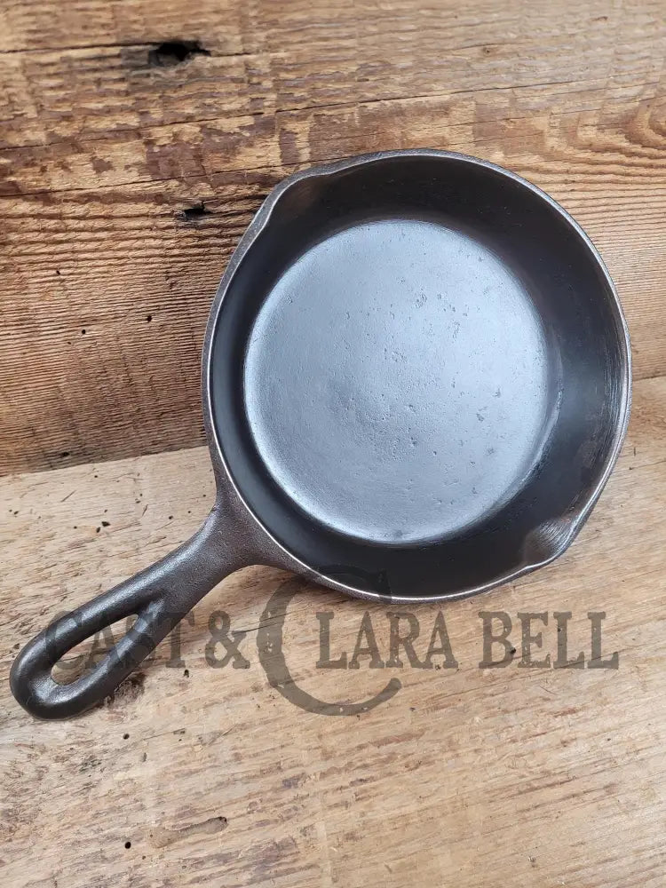 Early 1900’S Lodge #3 Cast Iron Egg Skillet With 3 Notch Heat Ring