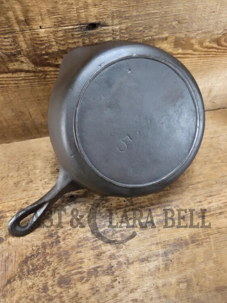 Early 1900’s Lodge #5 Cast Iron Skillet with No notches! Tougher one to find handles amazingly light. SC24 Skillet