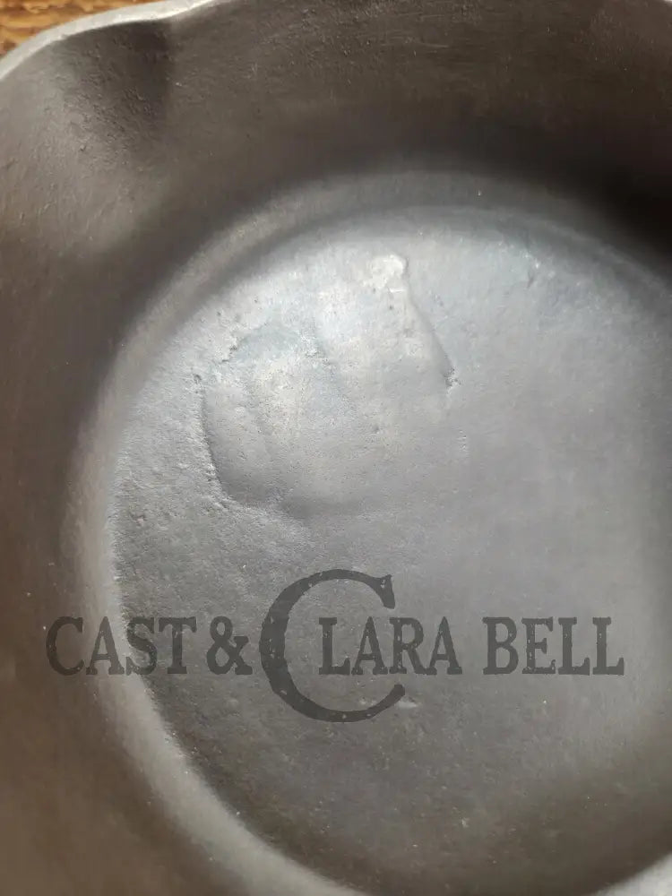 Early 1900’s Lodge #5 Cast Iron Skillet with No notches! Tougher one to find handles amazingly light. SC24 Skillet