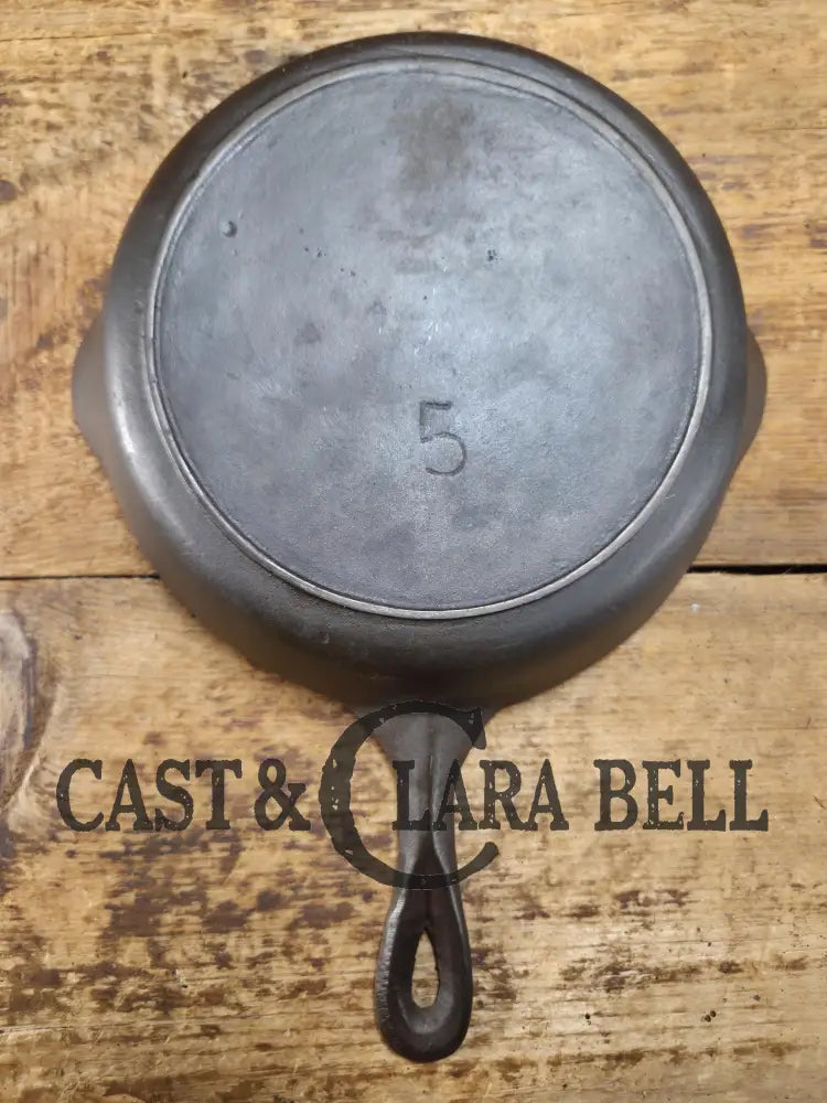 Early 1900’s Lodge #5 Cast Iron Skillet with No notches! Tougher one to find handles amazingly light. SC24 Skillet