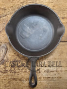 Early 1900’s Lodge #5 Cast Iron Skillet with No notches! Tougher one to find handles amazingly light. SC24 Skillet