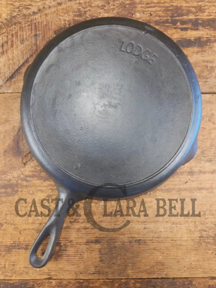 Early 1900’s Lodge #8 Skillet with Arc Logo. Phil’s favorite series! - Skillet
