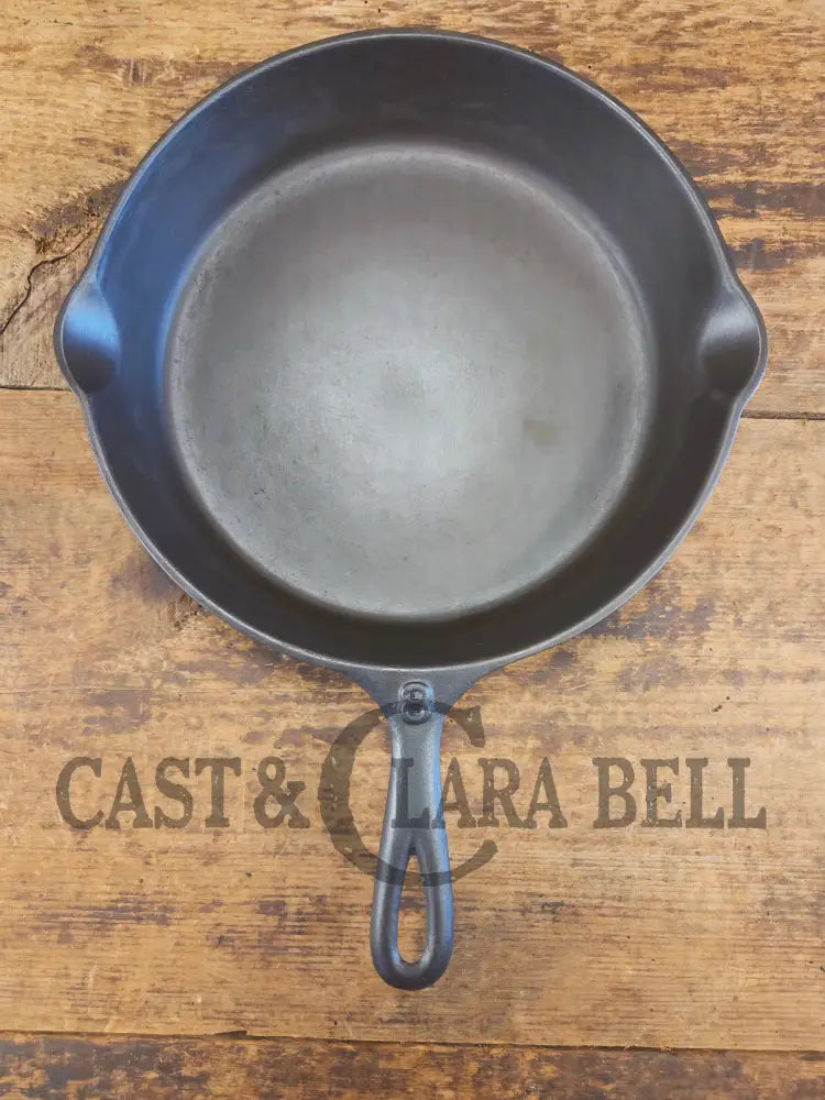 Early 1900’s Lodge #8 Skillet with Arc Logo. Phil’s favorite series! - Skillet