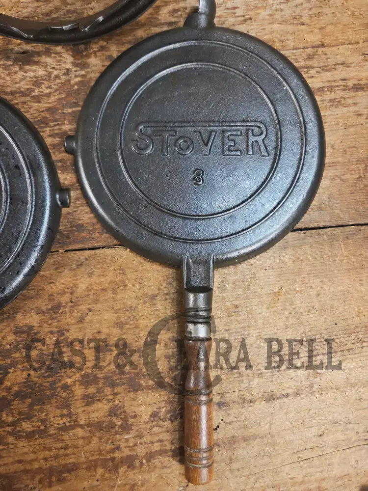Early 1900’s Stover No. 8 Waffle Iron with Low Base. Gorgeous design and balanced well. Ready to make crispy waffles