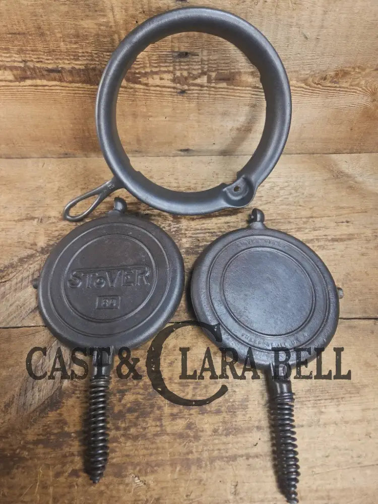 Early 1900’s Stover No. 8 Waffle Iron with Low Base. Gorgeous design and balanced well. Ready to make crispy waffles!