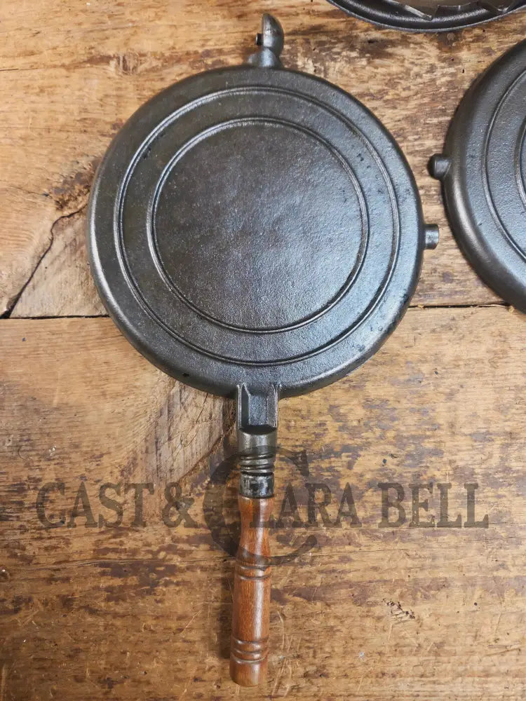 Early 1900’s Stover No. 8 Waffle Iron with Low Base. Gorgeous design and balanced well. Ready to make crispy waffles