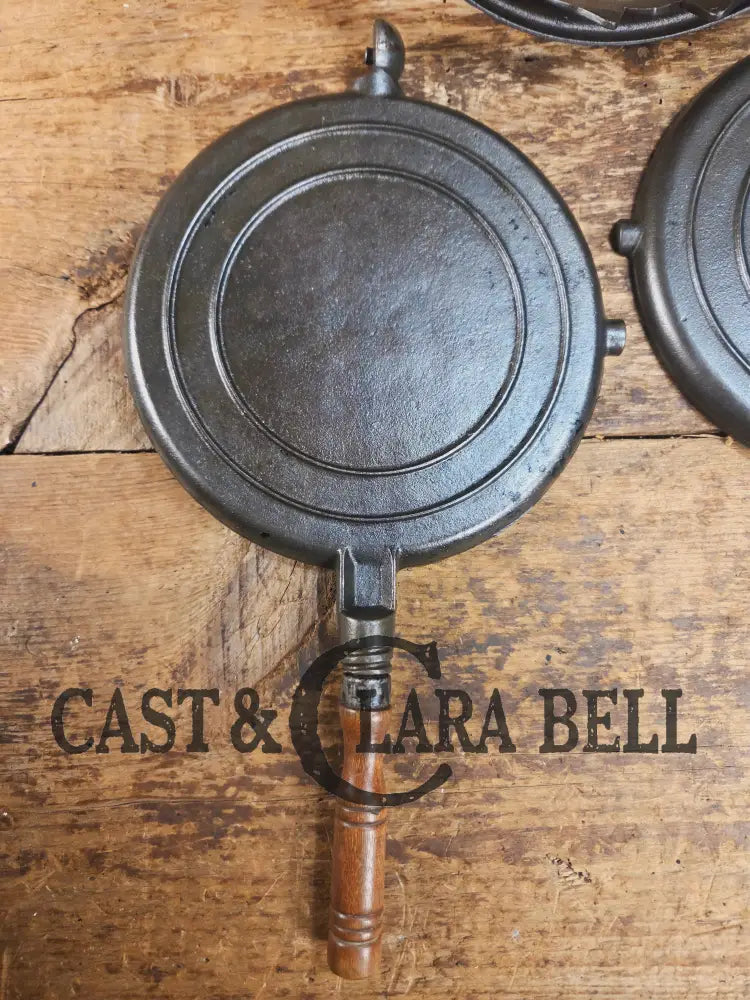 Early 1900’s Stover No. 8 Waffle Iron with Low Base. Gorgeous design and balanced well. Ready to make crispy waffles