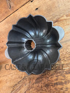 Early 1900’s Wagner ’B’ Bundt style pan. American history bakeware! - Bakeware