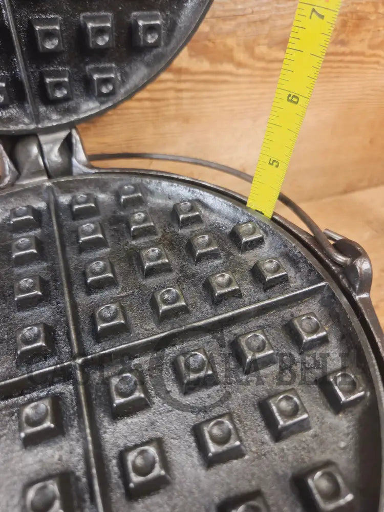 EARLY 1900’s Wagner MFG Co 1892 No. 8 Waffle Iron with Rare Tall Base! Original oak handles! - Waffle Iron