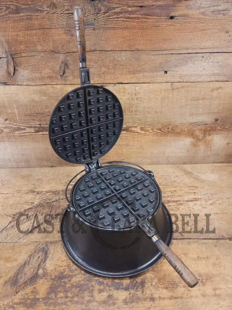 EARLY 1900’s Wagner MFG Co 1892 No. 8 Waffle Iron with Rare Tall Base! Original oak handles! - Waffle Iron