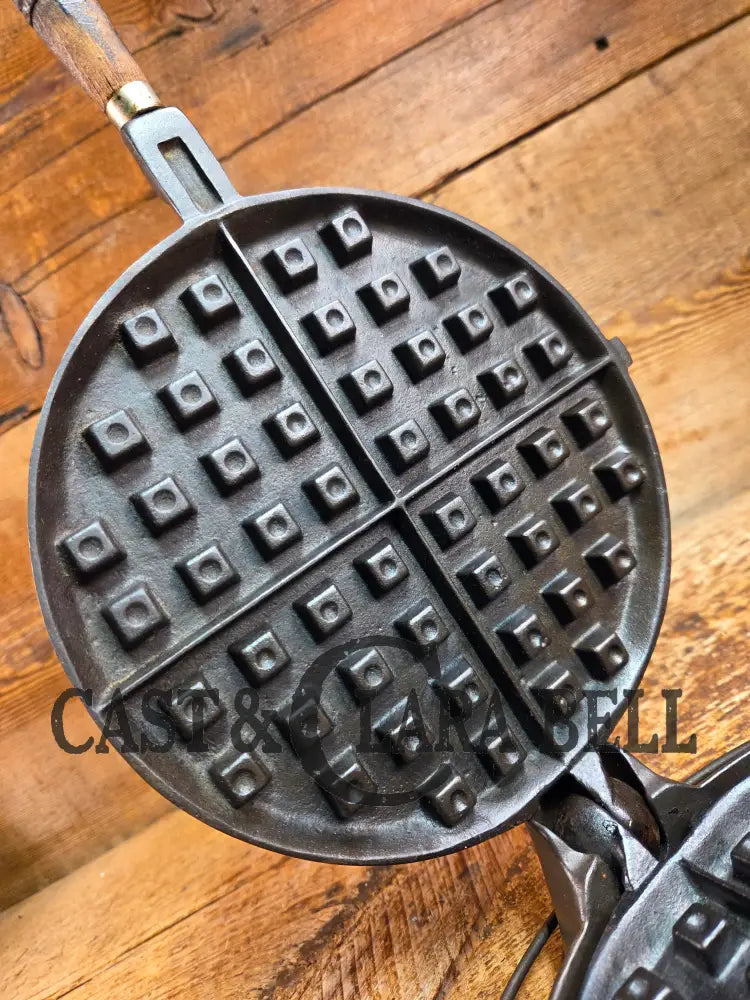 EARLY 1900’s Wagner MFG Co Patent 1899 No. 8 (8&9) Waffle Iron with Short Base! Just Gorgeous! Waffle Iron