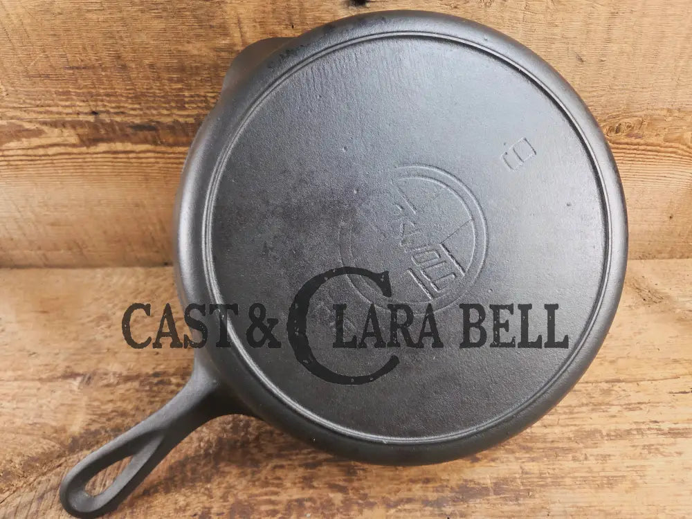 Early 1910’s Griswold #9 Cast Iron Skillet Large Block Slant Logo ’Erie,’ 710H Skillet
