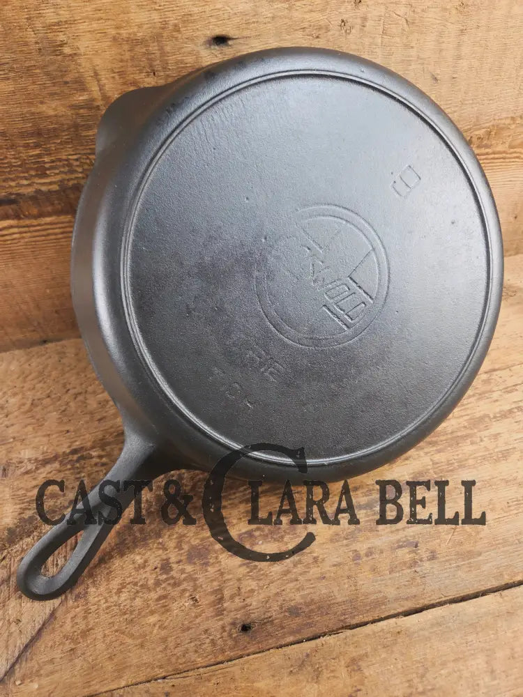 Early 1910’s Griswold #9 Cast Iron Skillet Large Block Slant Logo ’Erie,’ 710H Skillet