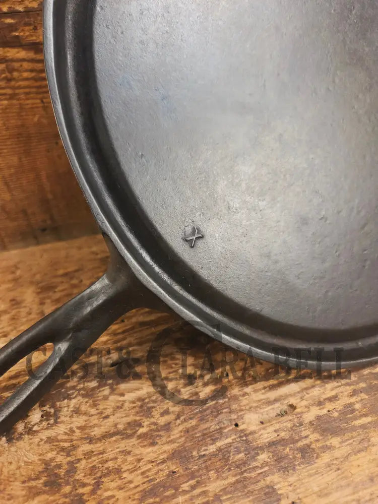Early 1930’s Era Lodge #9 Round Griddle. Harder to find piece raised X and incised 9. Pancakes and Grilled Cheese!