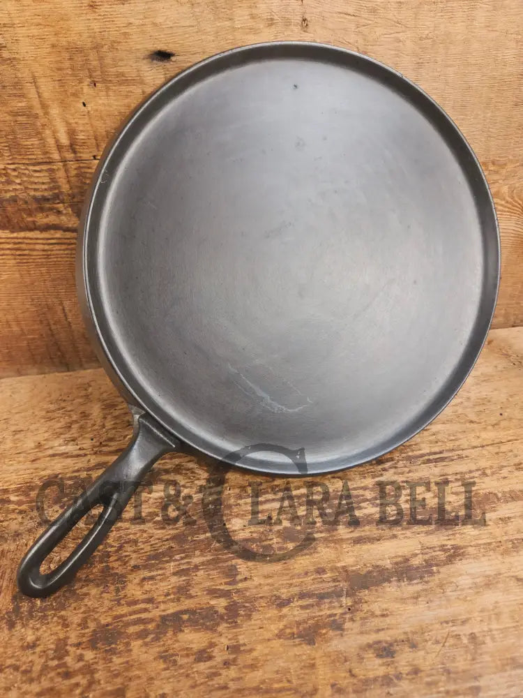 Early 1930’s Era Lodge #9 Round Griddle. Harder to find piece raised X and incised 9. Pancakes and Grilled Cheese!