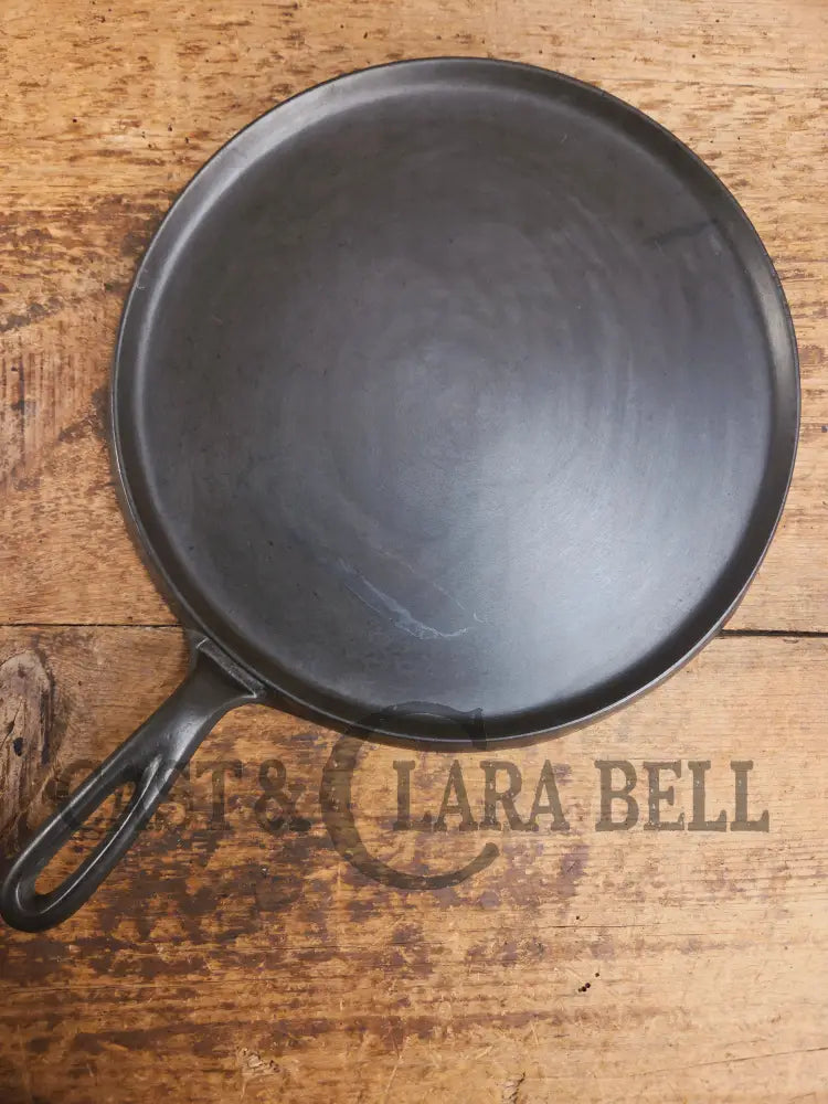 Early 1930’s Era Lodge #9 Round Griddle. Harder to find piece raised X and incised 9. Pancakes and Grilled Cheese!