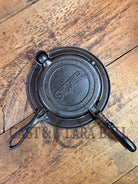 Early HTF 1900’s Stover No. 7 Waffle Iron with Low Base. Gorgeous design and balanced well. Ready to make crispy