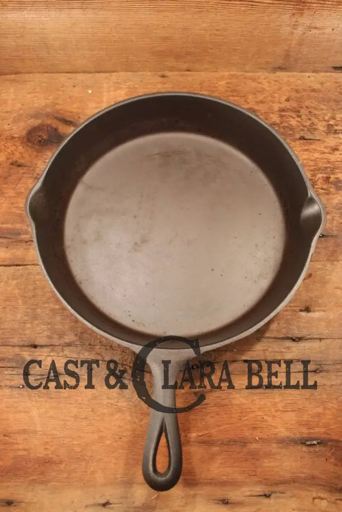 Early Lodge #9 Skillet With 3 Notch Heat Ring. Beautiful Every Day Skillet Perfect For Meats! Fully