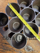 Early Series Erie #10 Popover Pan 11 cup. 948. Variation #4. Beautifully restored and ready to make muffins popovers