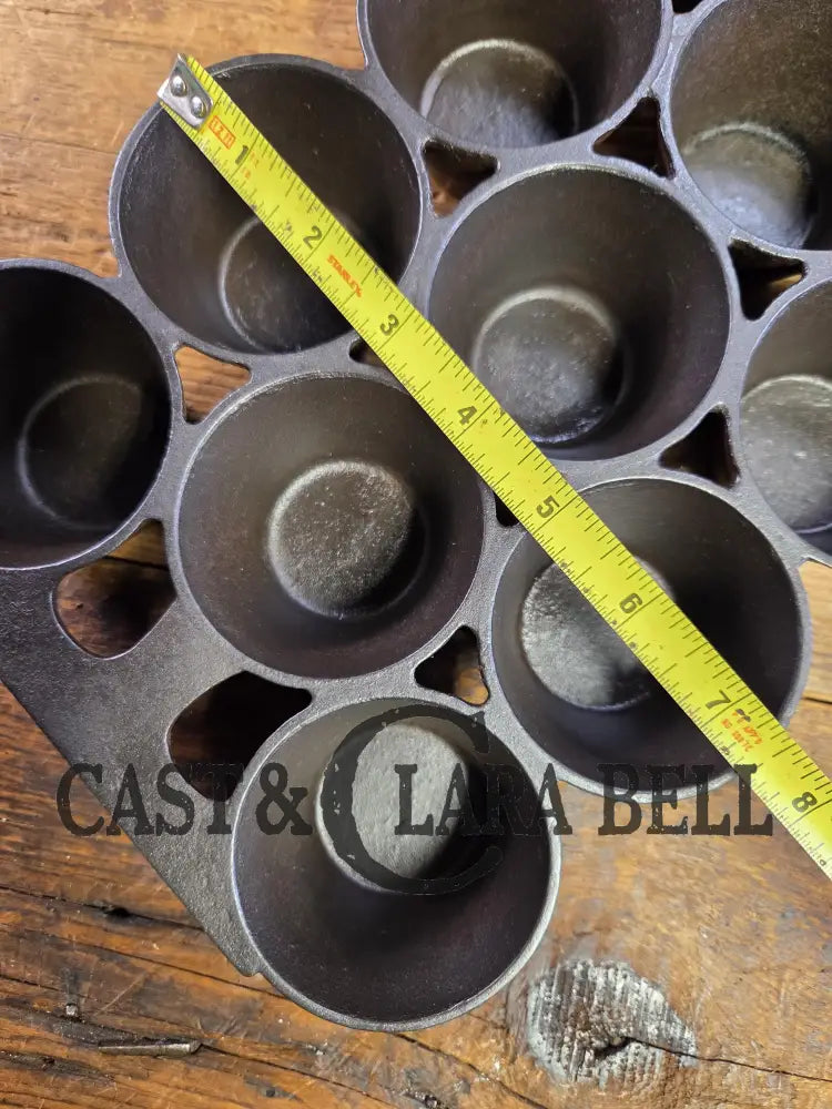 Early Series Erie #10 Popover Pan 11 cup. 948. Variation #4. Beautifully restored and ready to make muffins popovers