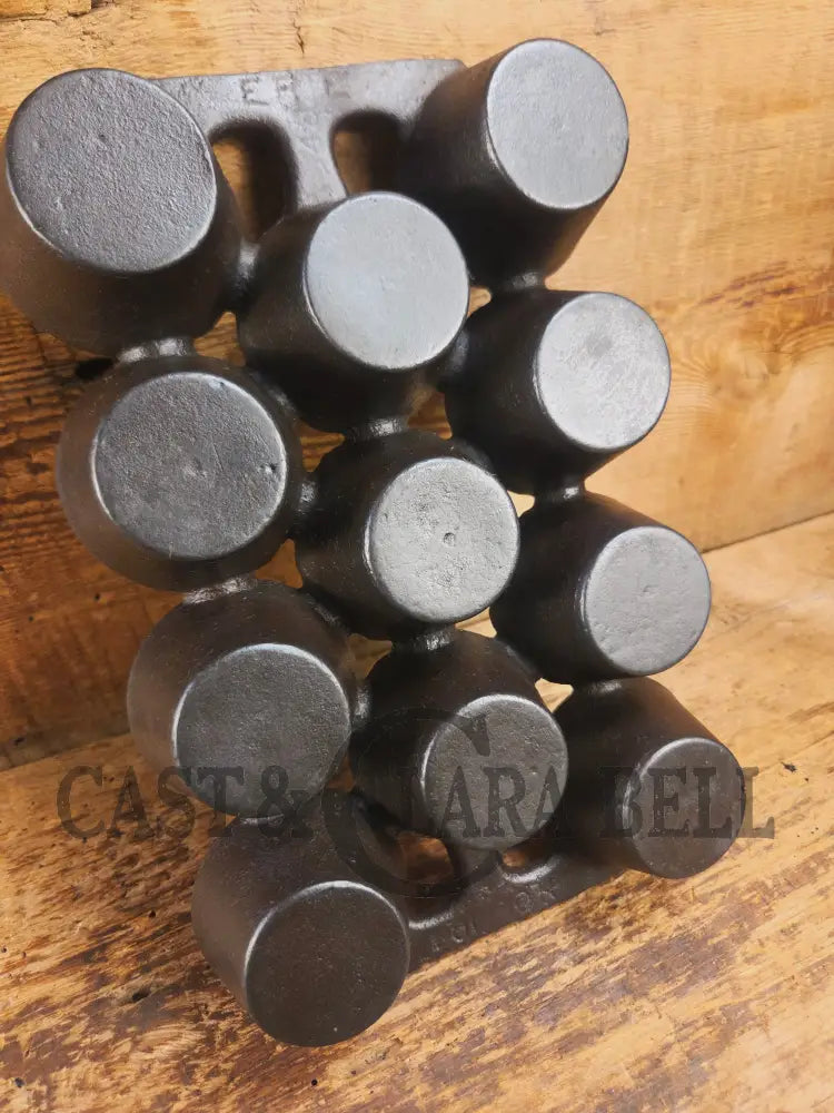 Early Series Erie #10 Popover Pan 11 cup. 948. Variation #4. Beautifully restored and ready to make muffins popovers