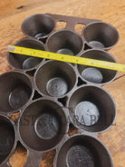 Early Series Erie #10 Popover Pan 11 cup. 948. Variation #4. Beautifully restored and ready to make muffins popovers