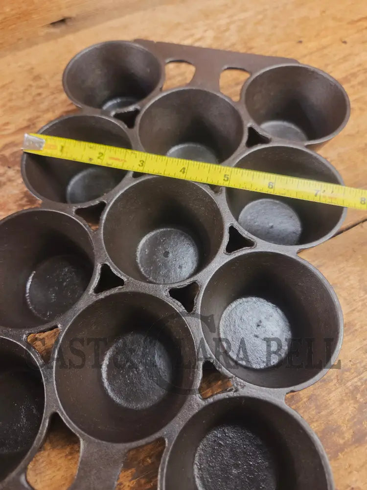 Early Series Erie #10 Popover Pan 11 cup. 948. Variation #4. Beautifully restored and ready to make muffins popovers