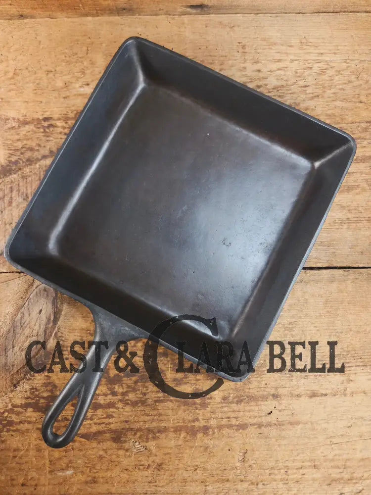 Early Wagner Square Skillet with Stylized Logo 1218 A. GREAT pan to have in the kitchen! Skillet