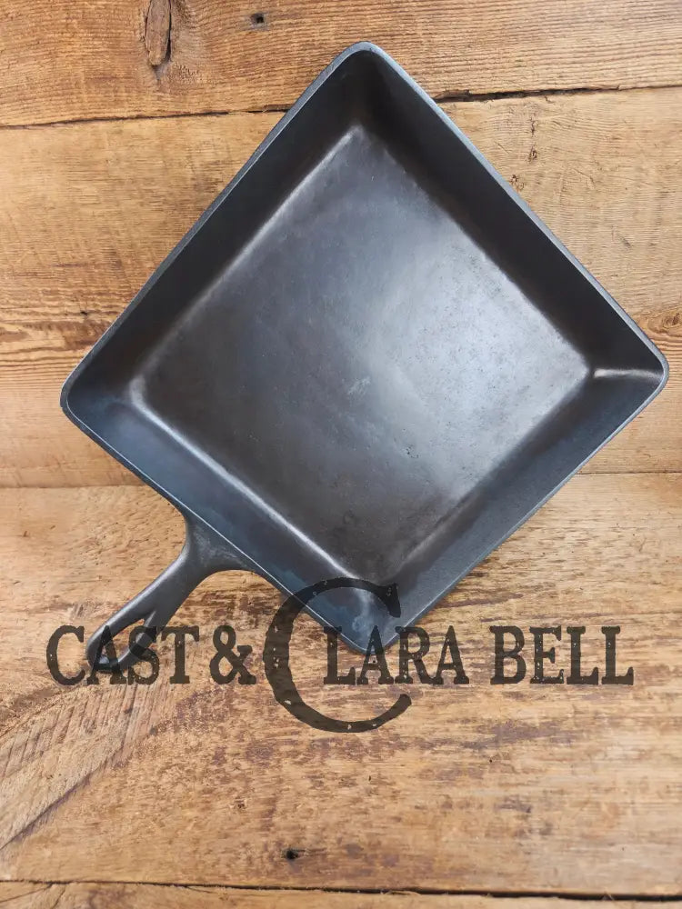 Early Wagner Square Skillet with Stylized Logo 1218 A. GREAT pan to have in the kitchen! Skillet