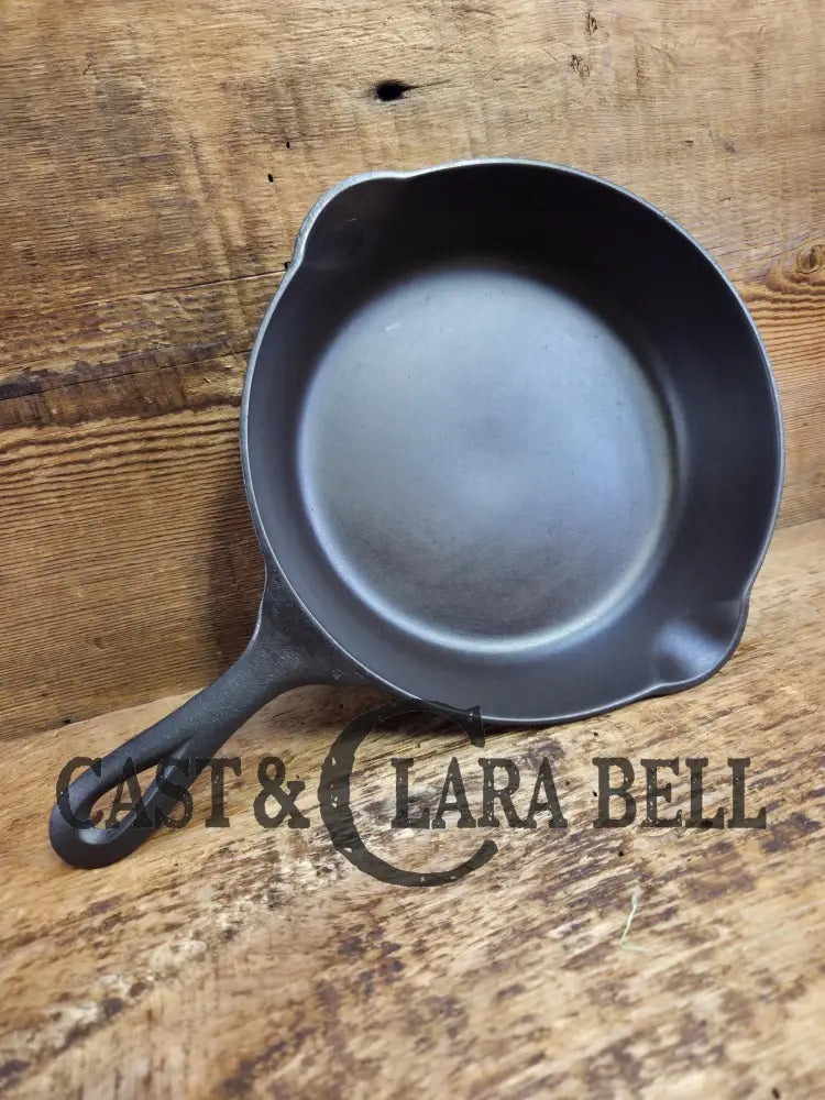 Elegant and hard working. You have to try one of these early 1900’s Lodge #5 Cast Iron Skillets Single Notch Raised 8