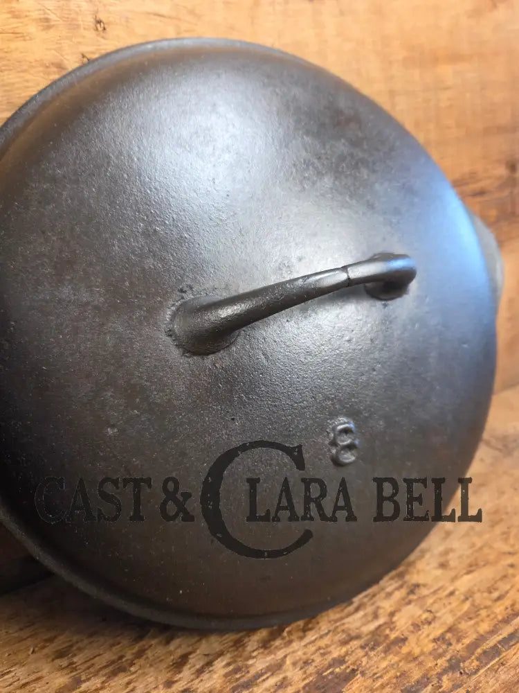 Elegant and Unknown ’Clara Bell’ style Raised 8 Chicken Fryer with Lid. Lodge style! This one hits home! Skillet
