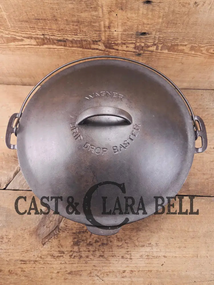 Enormous and almost Mint! 1900-30 #10 Wagner Drip Drop Roaster Dutch Oven w sawtooth style Lid. Dutch Ovens Trivets &