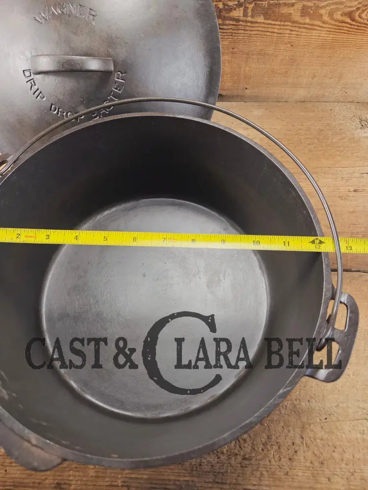 Enormous and almost Mint! 1900-30 #10 Wagner Drip Drop Roaster Dutch Oven w sawtooth style Lid. Dutch Ovens Trivets &