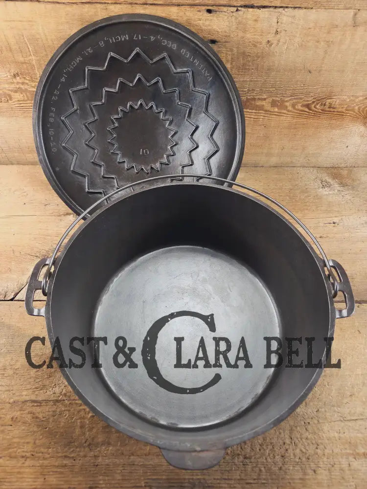 Enormous and almost Mint! 1900-30 #10 Wagner Drip Drop Roaster Dutch Oven w sawtooth style Lid. Dutch Ovens Trivets &