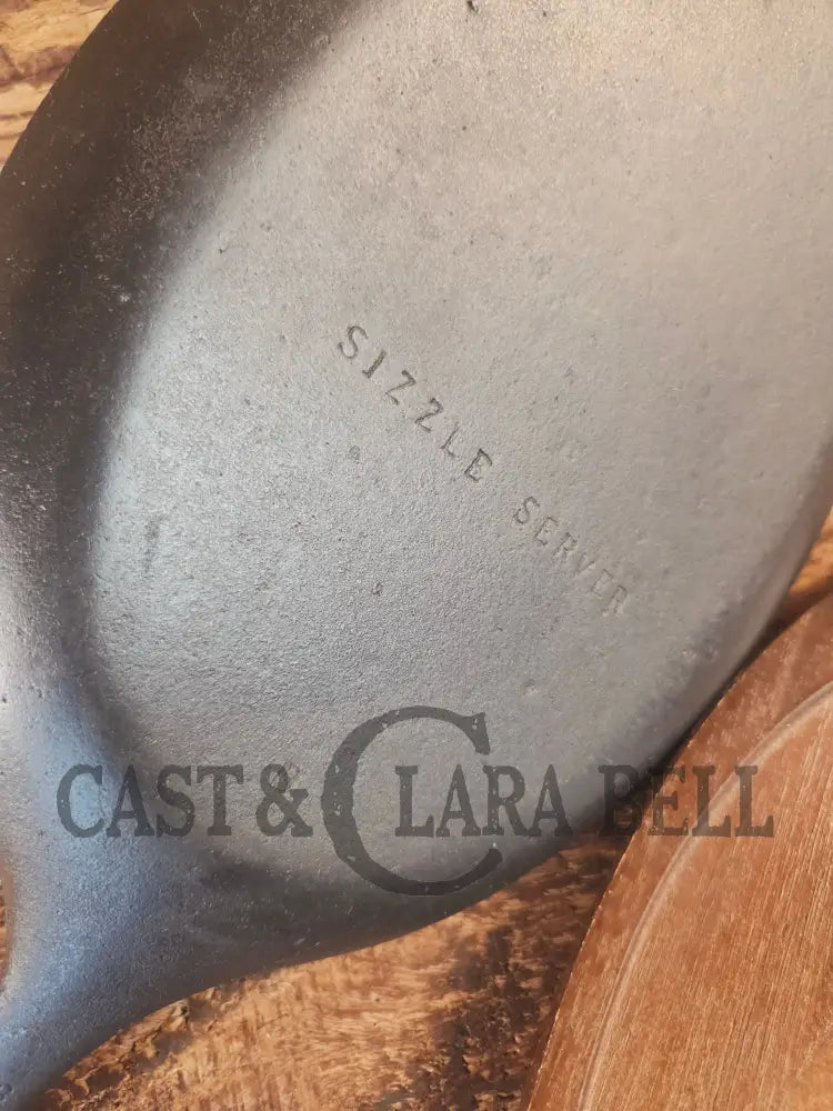 Fajitas AND a COOL presentation trivet. Unique gift idea Wagner Ware Cast Iron Sizzle Server 1095 - Skillet