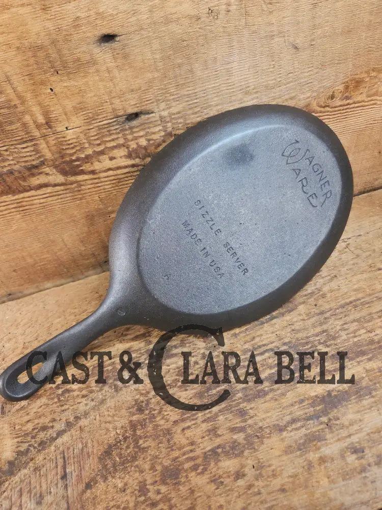Fajitas anyone? Unique gift idea Wagner Ware Cast Iron Sizzle Server 1095 A Skillet