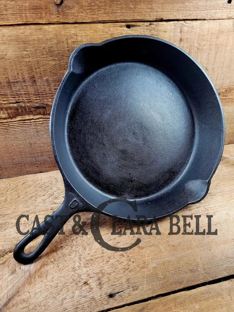 Fantastic First Skillet Or For The Unusual Collector. Unknown Maker Raised #9 Cast Iron Skillet