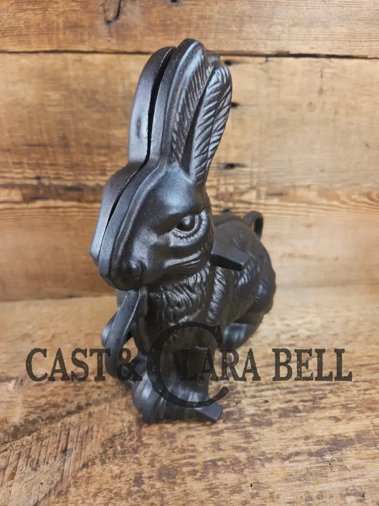Fantastic for Christmas Spring or Easter! #898 Griswold Bunny Cake Mold ready to use! Bakeware