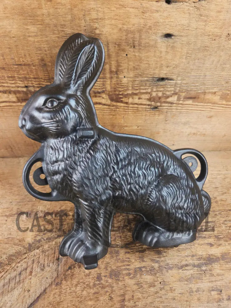 Fantastic for Christmas Spring or Easter! #898 Griswold Bunny Cake Mold ready to use! Bakeware