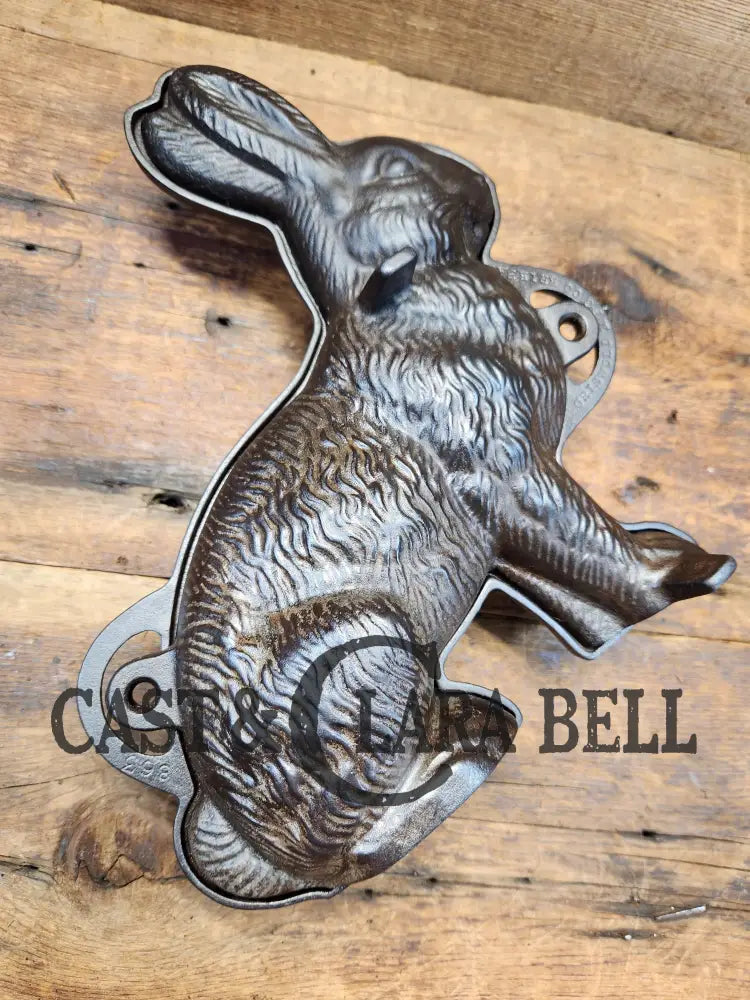 Fantastic For Spring Or Easter! #862 Griswold Bunny Cake Mold Ready To Use! Bakeware