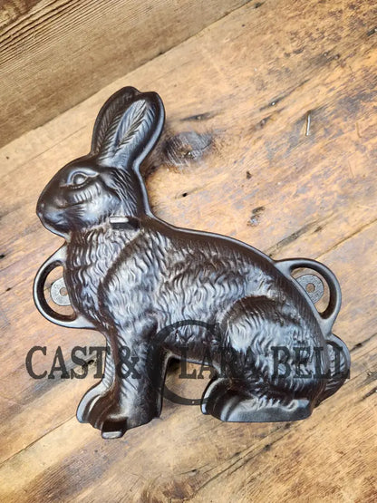 Fantastic For Spring Or Easter! #862 Griswold Bunny Cake Mold Ready To Use! Bakeware