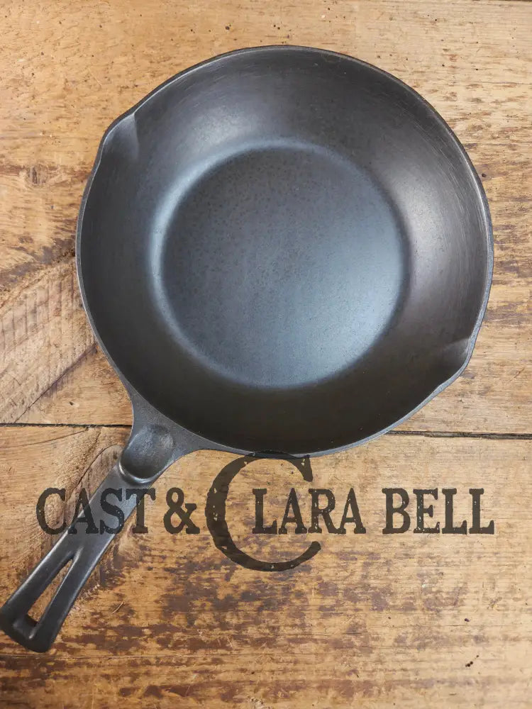 Fantastic gift idea! Hard to Find 1930’s Wagner Ware Sidney -O- ’Chef Skillet’ 1386. Restored and ready to use! Skillet