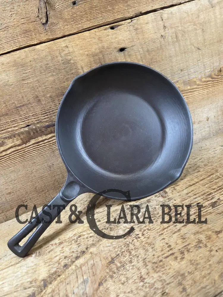 Fantastic gift idea! Hard to Find 1930’s Wagner Ware Sidney -O- ’Chef Skillet’ 1386. Restored and ready to use! Skillet