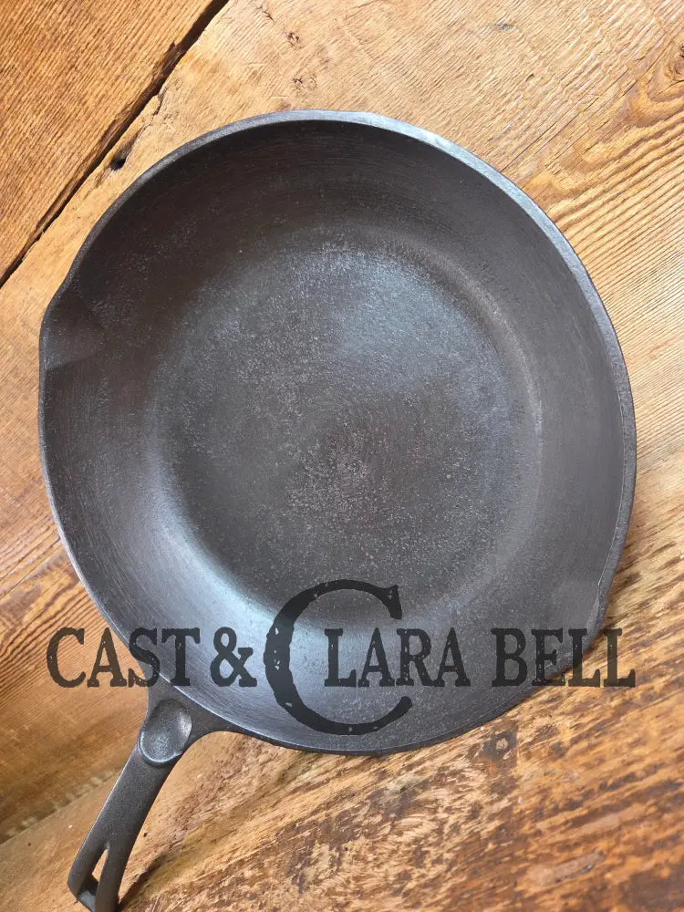 Fantastic gift idea! Hard to Find 1940’s Wagner Ware Sidney -O- ’Chef Skillet’ 1388 Skillet