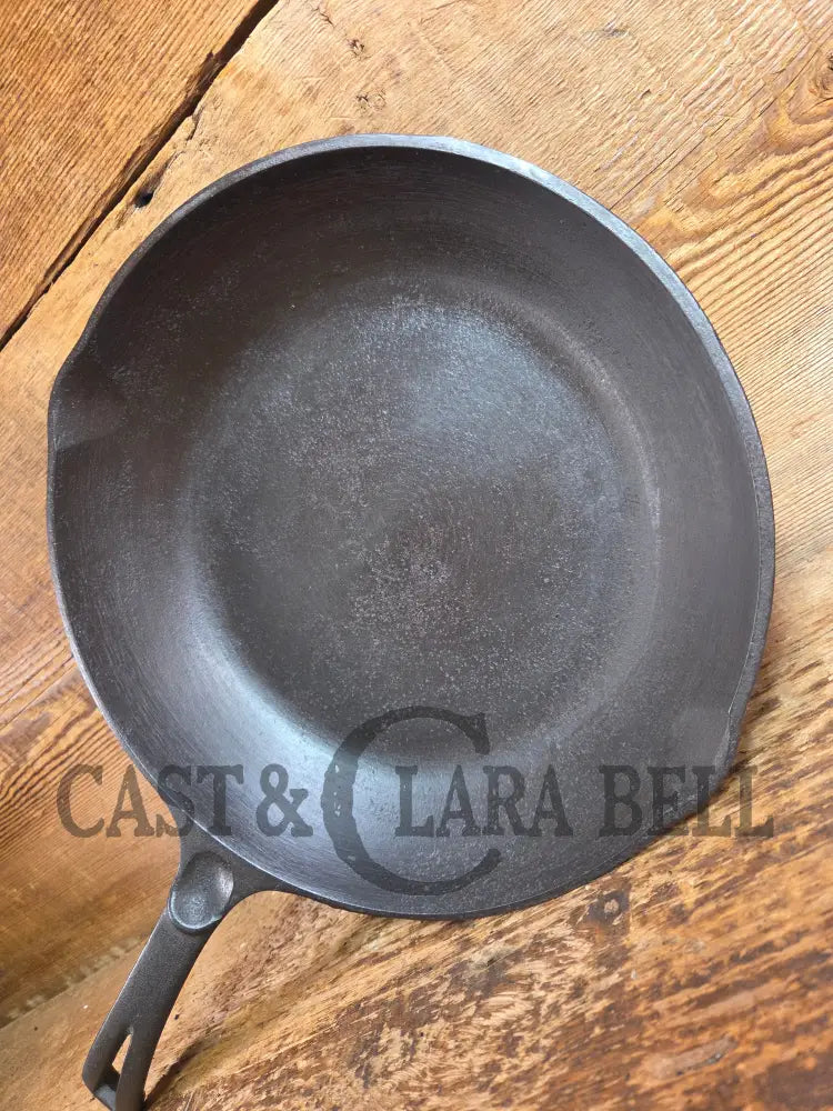 Fantastic gift idea! Hard to Find 1940’s Wagner Ware Sidney -O- ’Chef Skillet’ 1388 Skillet
