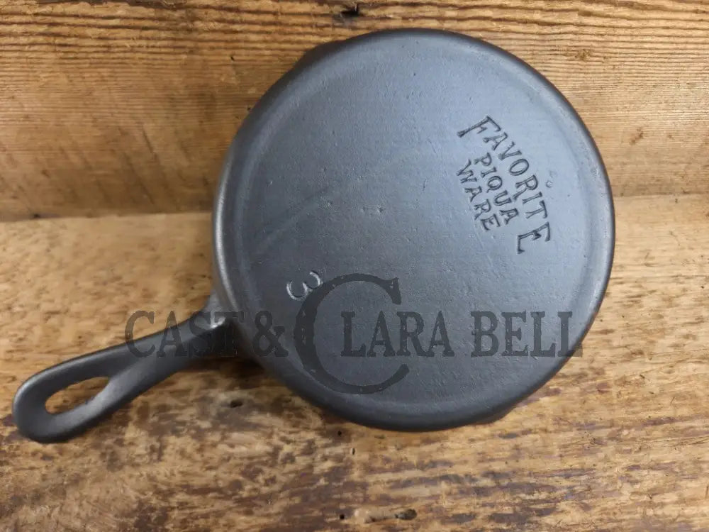 Favorite Piqua Ware #3 Cast Irom Skillet with ’Smiley’ Logo Skillet